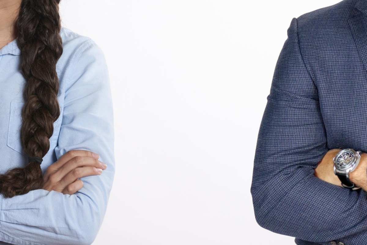 Devo pagare il mantenimento anche se la mia ex moglie è andata a convivere? Parla l’avvocato: quando decade